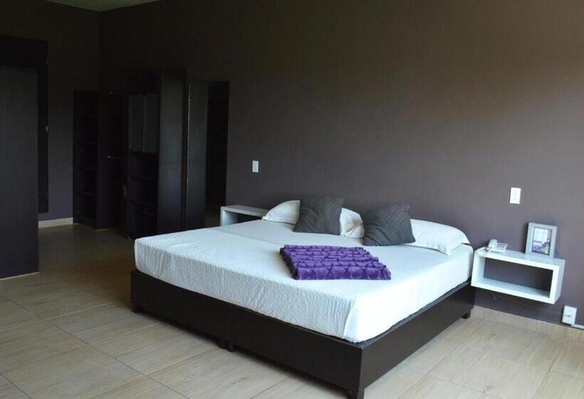 带大床的豪华间, Rancho Macloy Hotel Spa & Social Events
