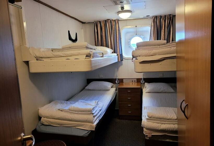 4인용 스탠다드 룸, Laivahostel S/s Bore