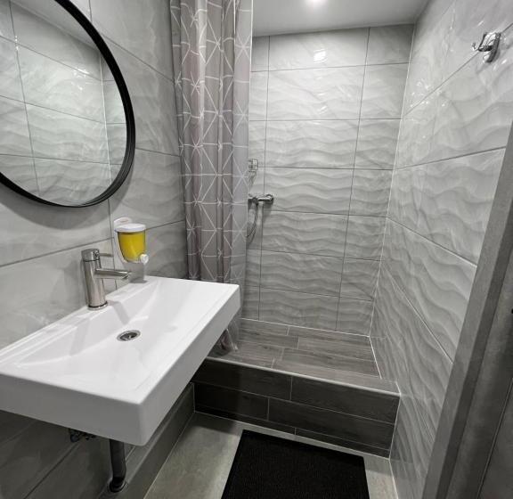 اتاق استاندارد یک نفره, Avto Spa
