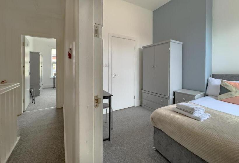 Номер Стандарт, Professional Home Stay 4 Double Bedrooms & 4 En Suite Bathrooms