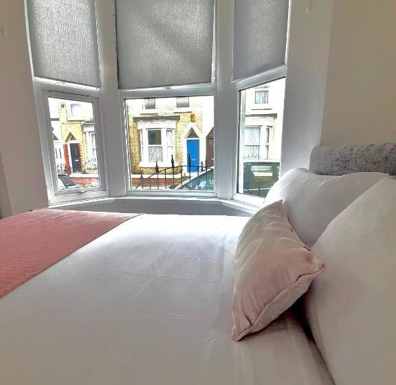 Номер Стандарт, Professional Home Stay 4 Double Bedrooms & 4 En Suite Bathrooms