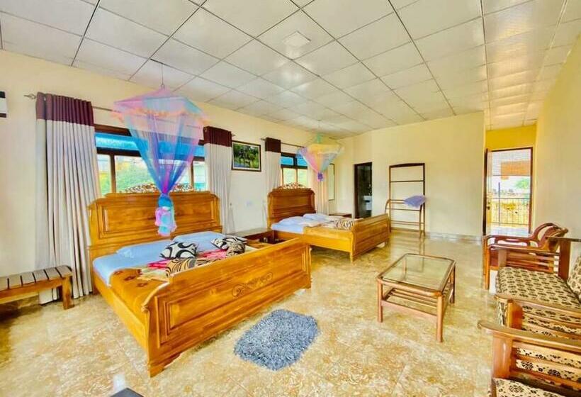 Quarto Triplo Deluxe, Sri Lak Residence