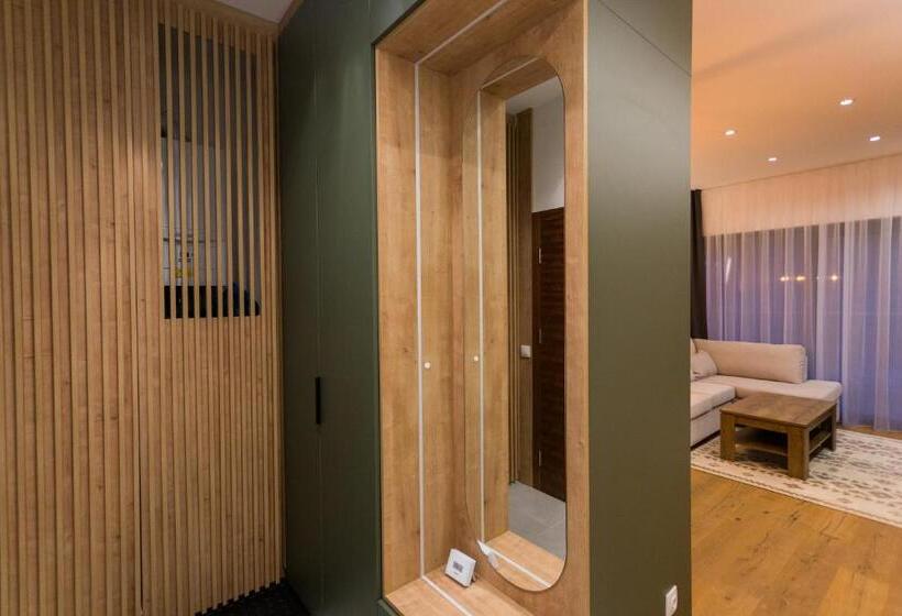 سوییت جونیور, Aparthotel Phoenix