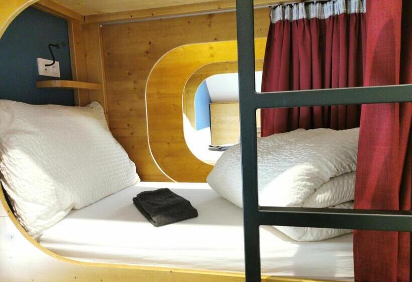 Семейный Номер, Chambre Hostel Des Combes