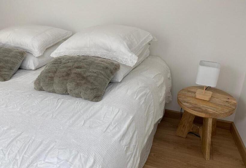 带大床的标准工作室, Chambre D Hôtes Indépendante Les Agaphantes