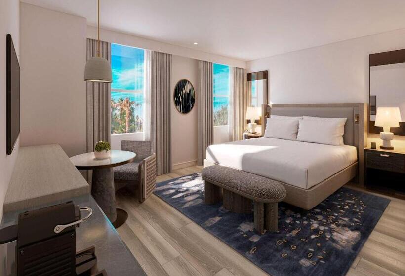 Люкс Адаптированный для Инвалидов, Fairmont Breakers Long Beach