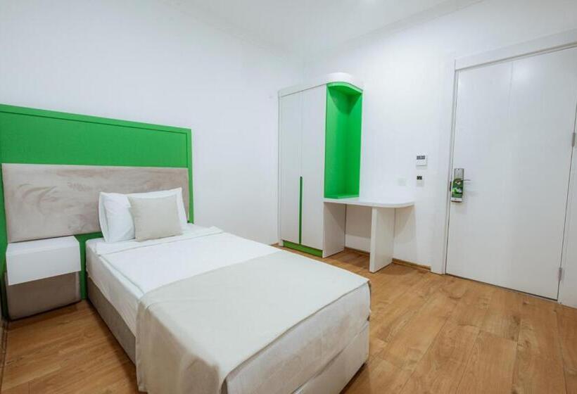 Полулюкс, Regenesis Hotel & Spa
