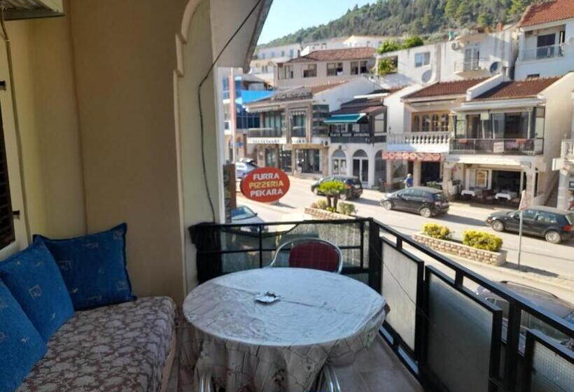 اتاق استاندارد سه تخته با بالکن, Ulpiana   Apartments,rooms,hostel