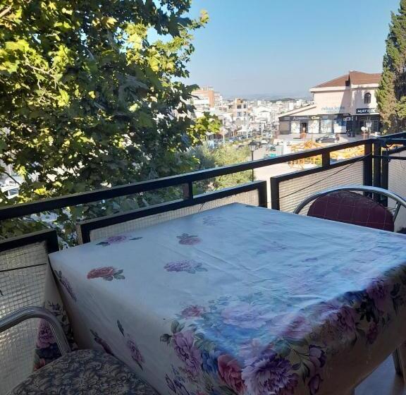 اتاق استاندارد سه تخته با بالکن, Ulpiana   Apartments,rooms,hostel