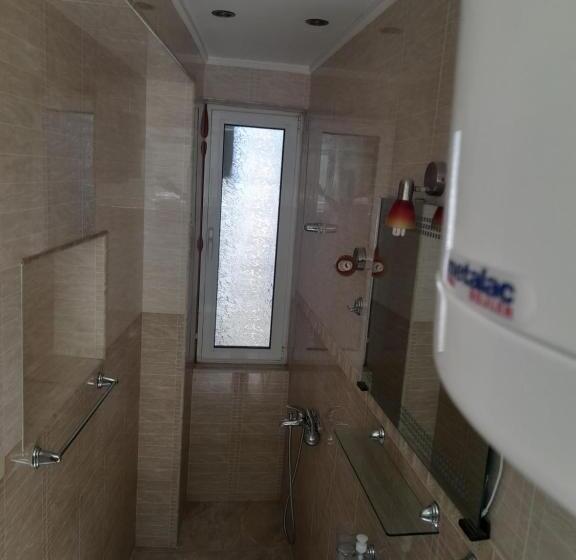 اتاق استاندارد سه نفره, Ulpiana   Apartments,rooms,hostel