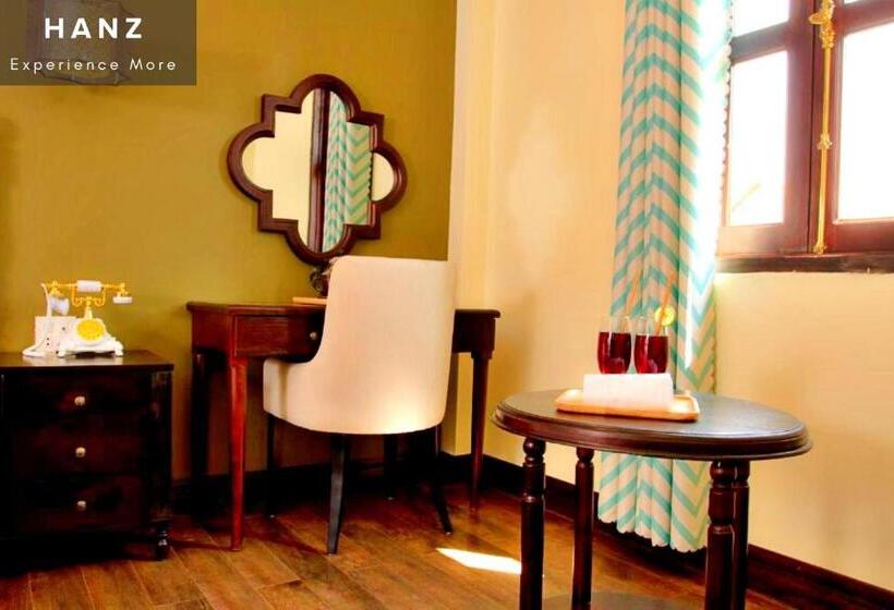Люкс Deluxe Кровать Кинг, Sunrise Hotel Luang Prabang Mekongriver
