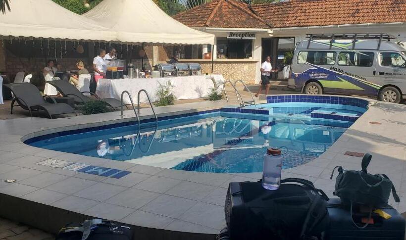 اتاق استاندارد سه نفره, Mowicribs Hotel And Spa