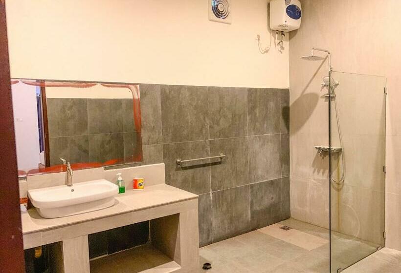Номер Стандарт Вид на Бассейн, Lazy Inn Kuta Lombok