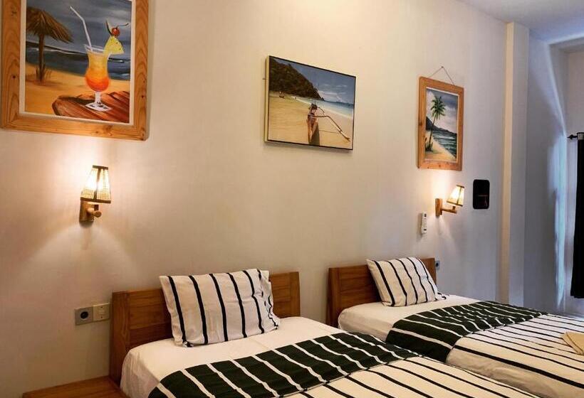 Номер Стандарт Вид на Бассейн, Lazy Inn Kuta Lombok
