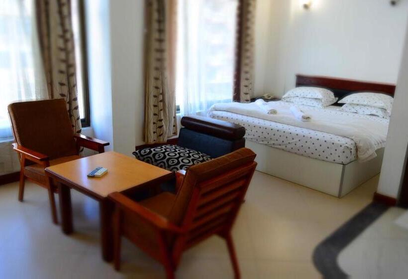 اتاق اکونومی, Florida Executive Inn