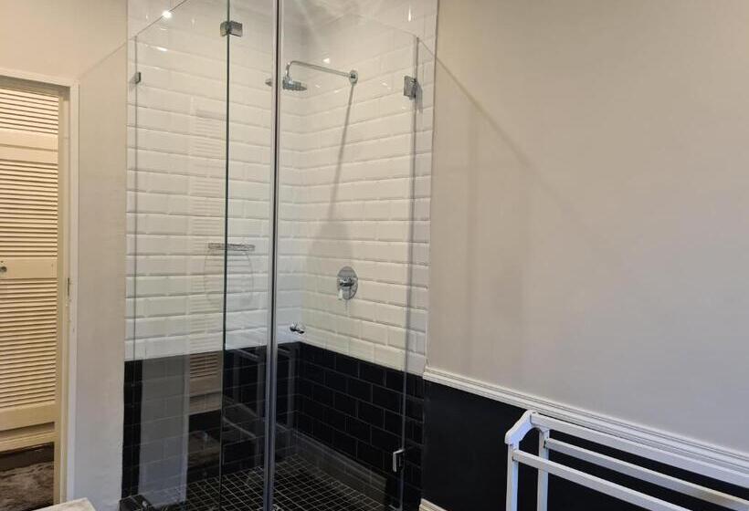 Люкс Deluxe Кровать Кинг, Smithgrove Guesthouse