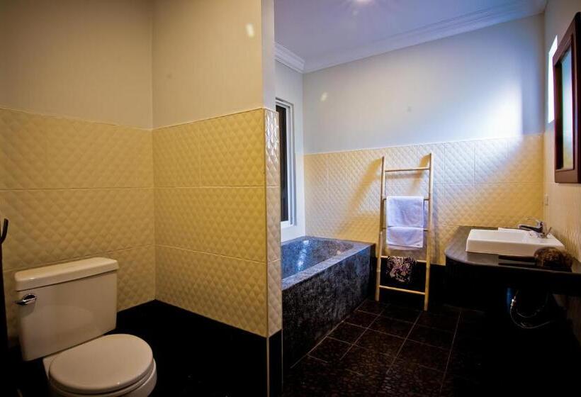 سوییت اجرایی, Ravorn Villa Boutique