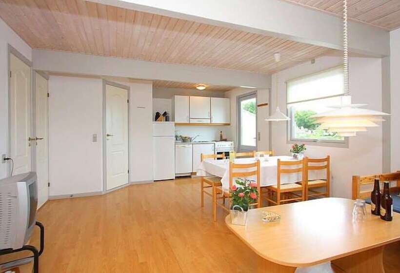 패밀리 아파트, Feriecenter Bornholm Aps