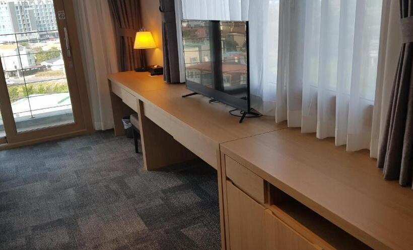 Трехместный Номер Deluxe, The Best Jeju Seongsan