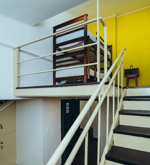 تختخواب در اتاق مشترک, La Joya Hostel