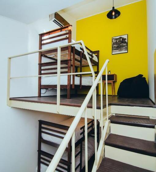 تختخواب در اتاق مشترک, La Joya Hostel