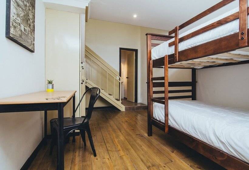 اتاق استاندارد چهار تخته, La Joya Hostel