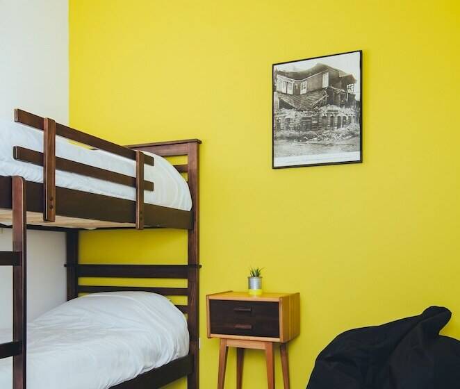 اتاق استاندارد چهار تخته, La Joya Hostel
