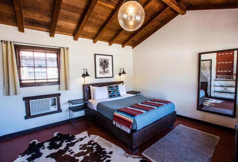 Номер Стандарт, Pioneertown Motel