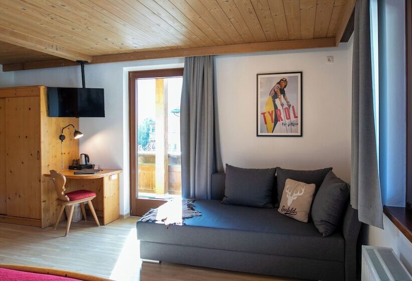اتاق لوکس با بالکن, Zomm In Seefeld