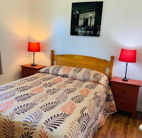 סוויטה, Fair Isle Motel