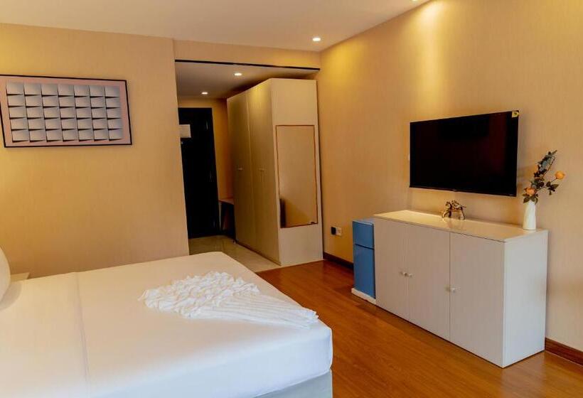 اتاق لوکس با تخت بزرگ, Harmony Hotel Kampala