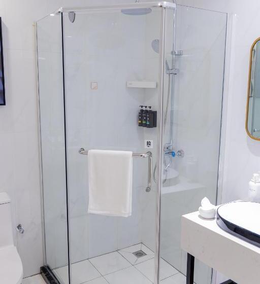 سوییت, Harmony Hotel Kampala