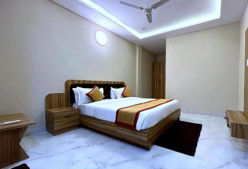 Номер Deluxe, Vrinda Niddhivan ! Fully Ac, Prem Mandir At Walking Distance ! Just Near The Iskcon Temple   2