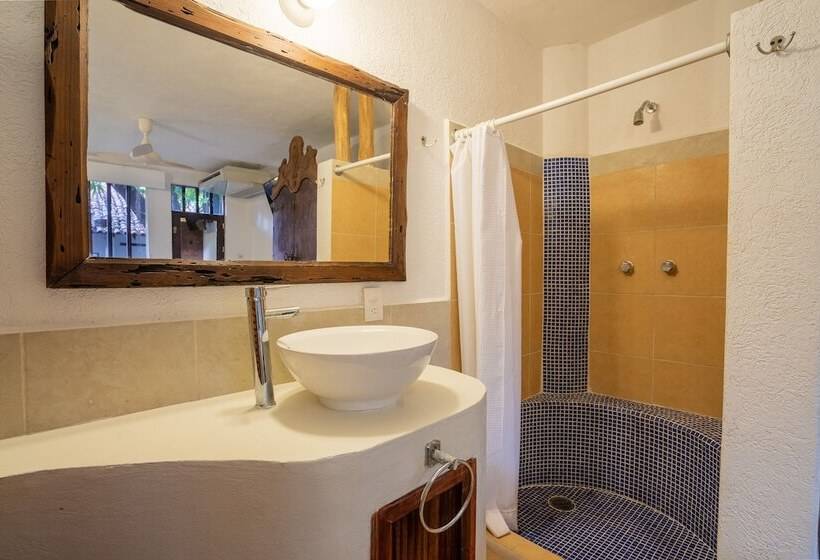 اتاق استاندارد سه نفره, Mision Y Spa Acapulco