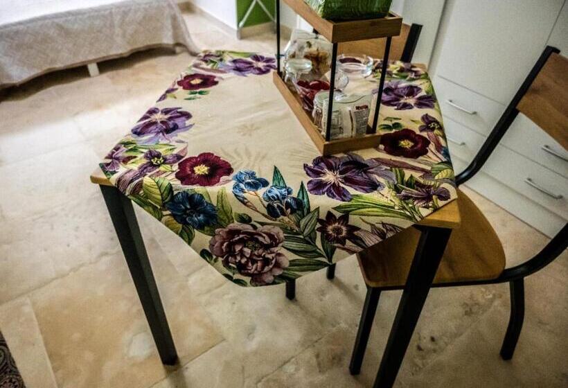 Номер Стандарт, Green House