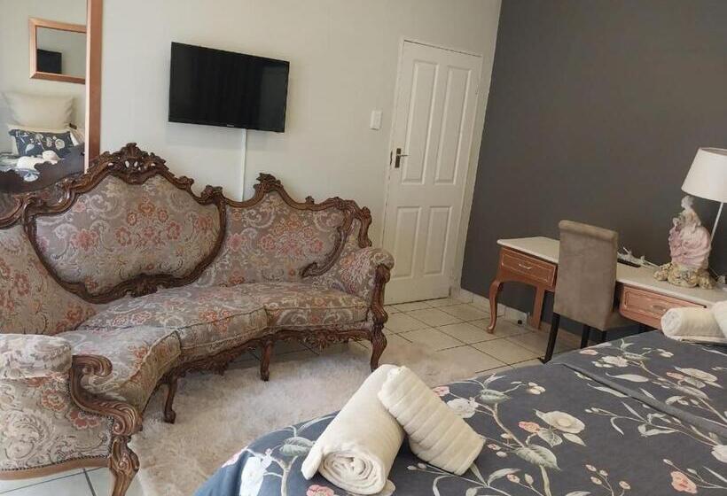 اتاق استاندارد با سرویس بهداشتی مشترک, The Elephant Room At Frederick S Place