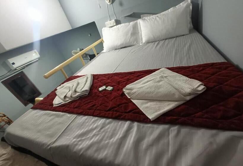 اتاق خانوادگی, Le Escape Homey Inn
