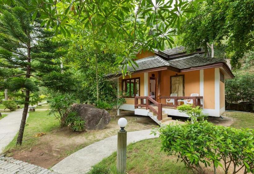 Трехместный Номер Стандарт с Балконом, The Villa By Bottle Beach