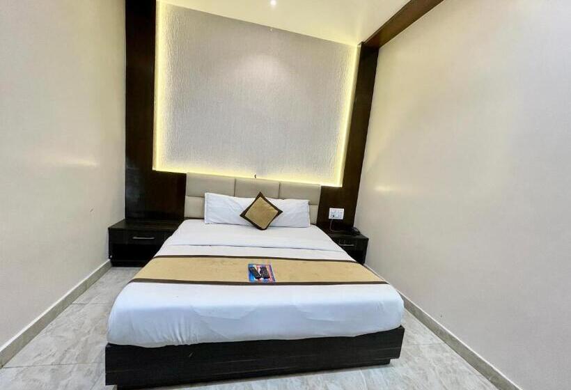 标准单人间, Le Grace ! Haridwar होटल ले ग्रेस, ஹோட்டல் லீ கிரேஸ் Fully Air Conditioned Hotel, Lift Wifi And Park