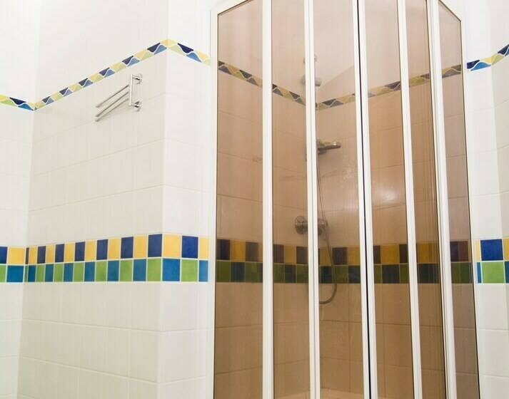 اتاق لوکس, Hostelhome