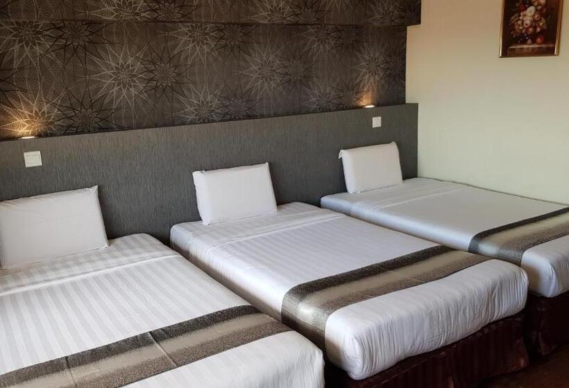 수피리어 트리플 룸, Check Inn Hotel Tawau