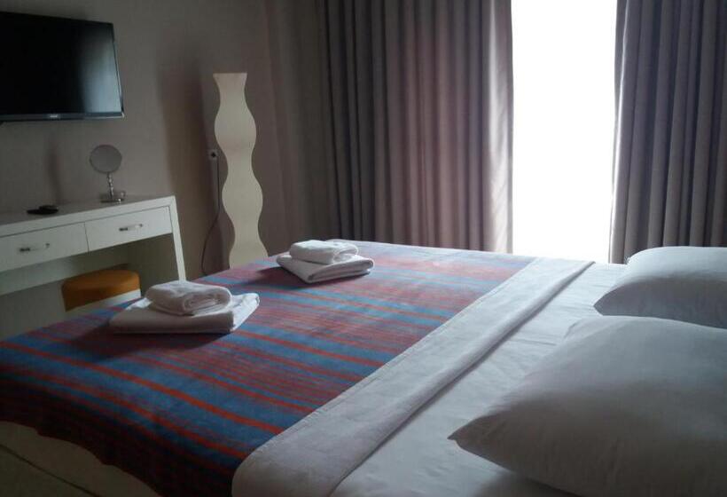 Люкс Повышенной Комфортности, Sakura Hostel & Pub
