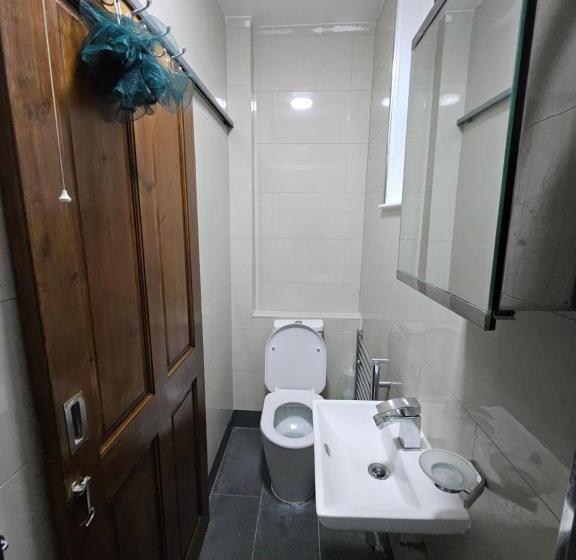 Номер Стандарт Индивидуальный, Affordable Rooms With Kitchen Near Station Overnight Free Parking 6pm To 8am
