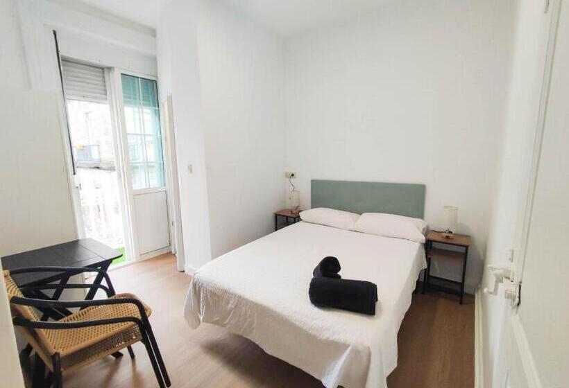 اتاق استاندارد با بالکن, Hostal Airiños De Vigo
