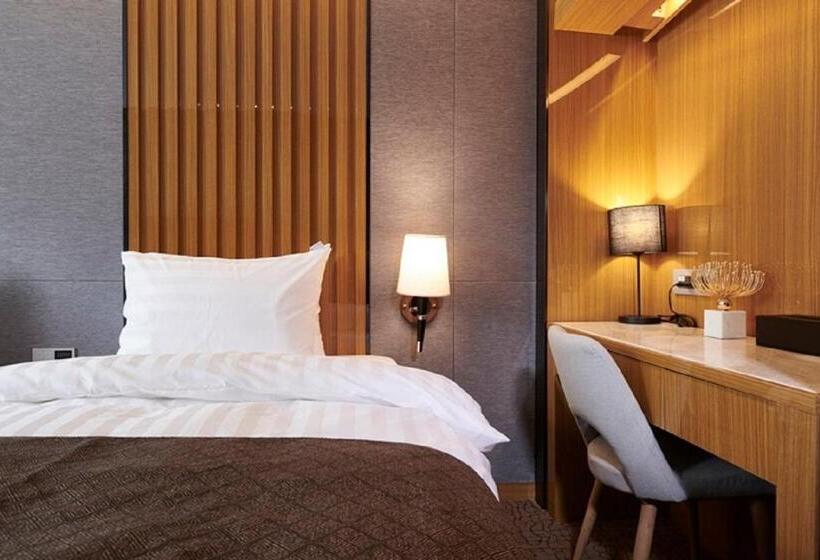 Номер Deluxe с Балконом, Jeongseon Js Grand Palace