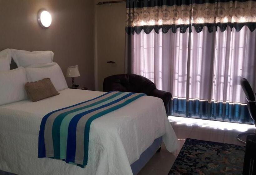 חדר דחוקס עם מיטת קינג, Alimop Bed And Breakfast