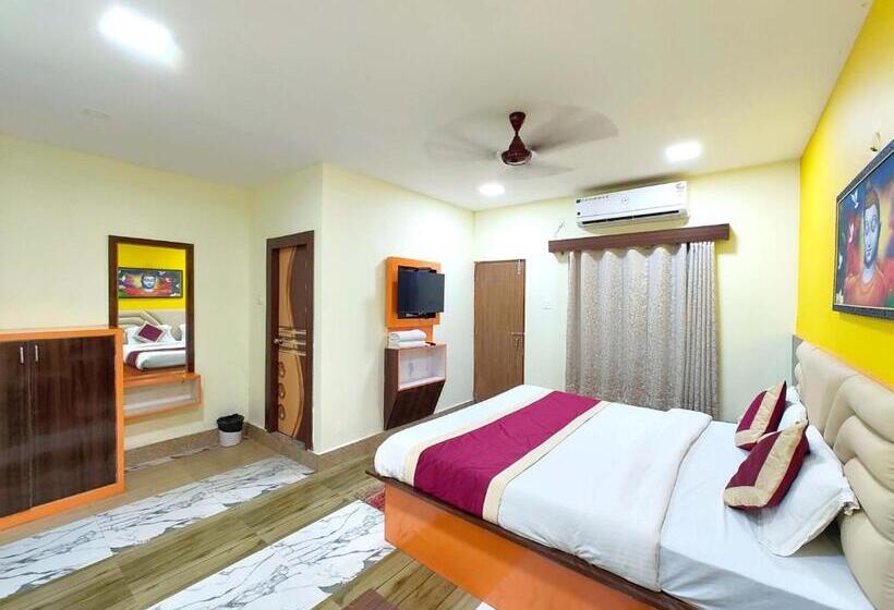 اتاق لوکس, Goroomgo Hotel Coral Suites Puri   Swimming Pool With Fully Air Conditioned And Spacious Room   Near