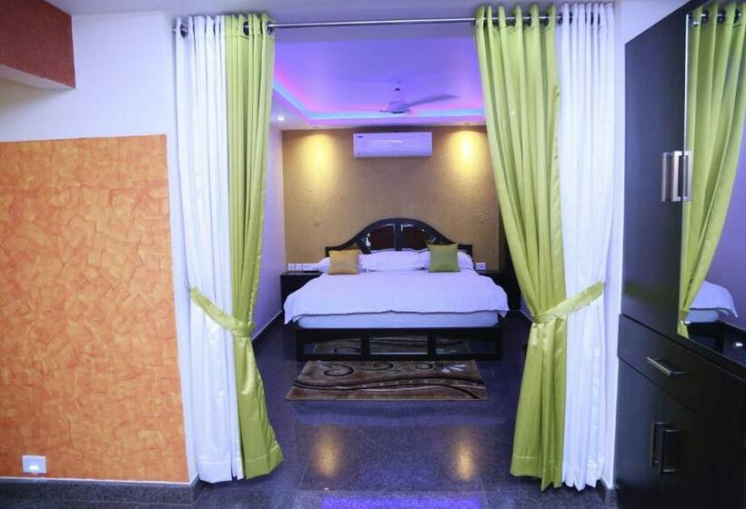Deluxe Suite King-Size Franciággyal, Ashoka Residency Chottanikkara