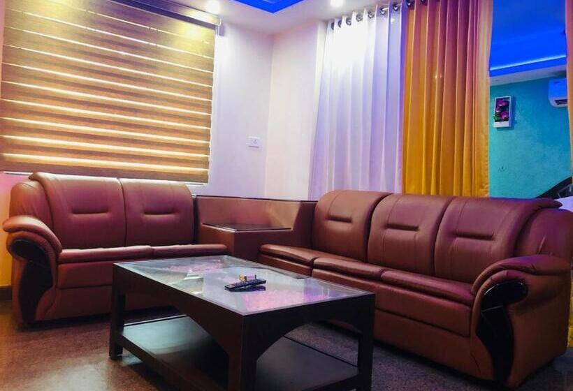 Deluxe Suite King-Size Franciággyal, Ashoka Residency Chottanikkara