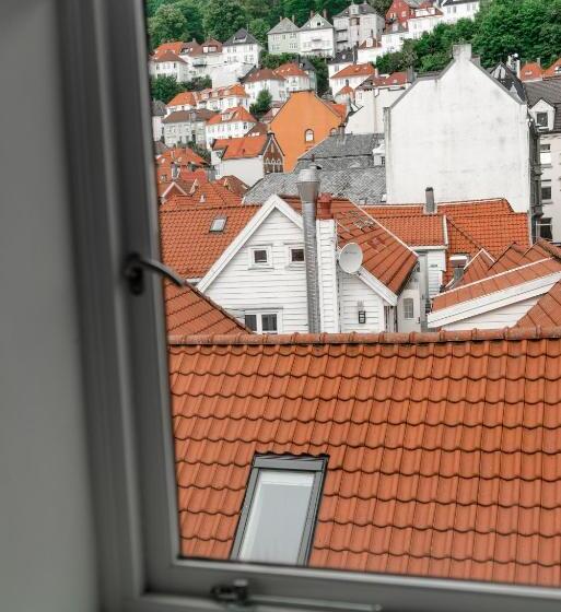 سوئیت جونیور با چشم‌انداز, Magic Hotel Korskirken